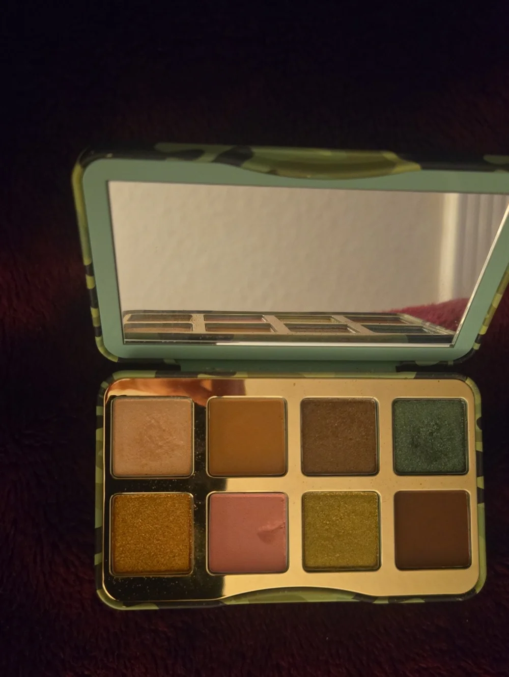 Too Faced Green Camo Wall Tin with Pink Heart and Gold Stars